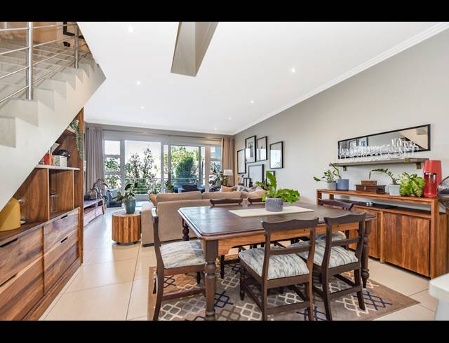 2 BEDROOM APARTMENT FOR SALE IN BRYANSTON